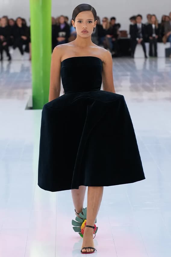 LOEWE 2023 春夏系列時裝秀正式發佈