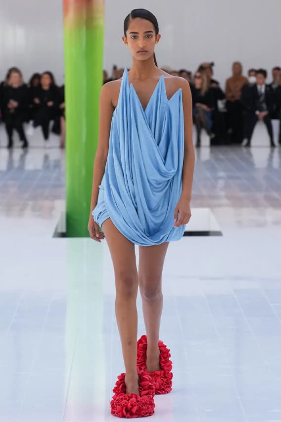 LOEWE 2023 春夏系列時裝秀正式發佈