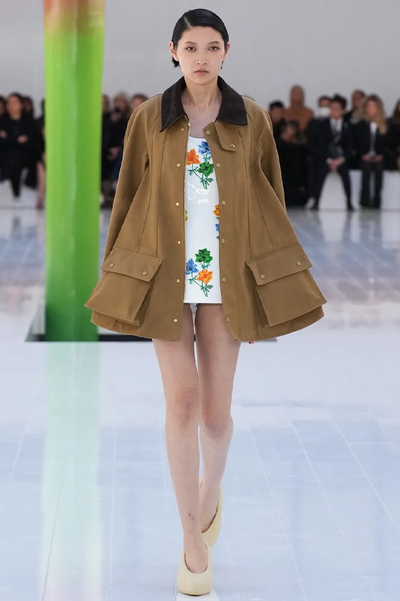 LOEWE 2023 春夏系列時裝秀正式發佈