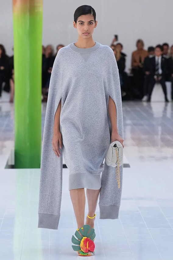 LOEWE 2023 春夏系列時裝秀正式發佈