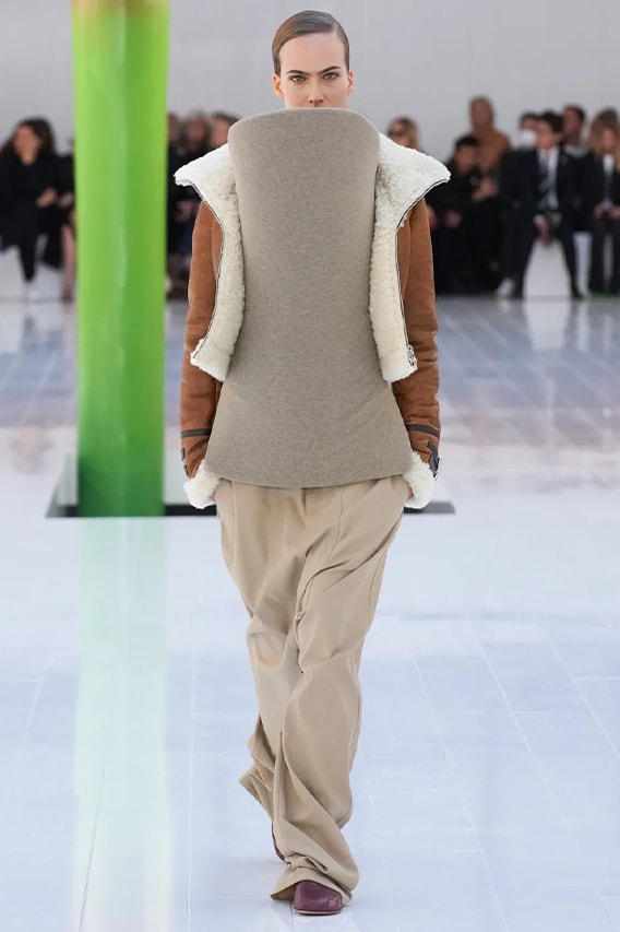 LOEWE 2023 春夏系列時裝秀正式發佈