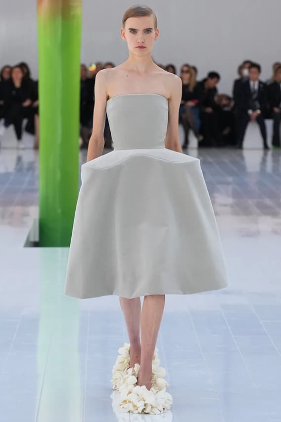 LOEWE 2023 春夏系列時裝秀正式發佈
