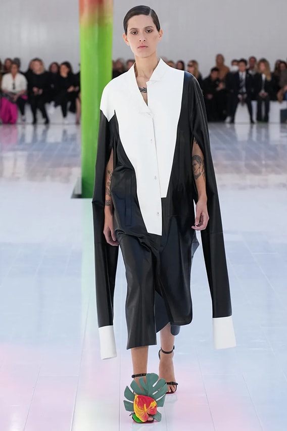 LOEWE 2023 春夏系列時裝秀正式發佈