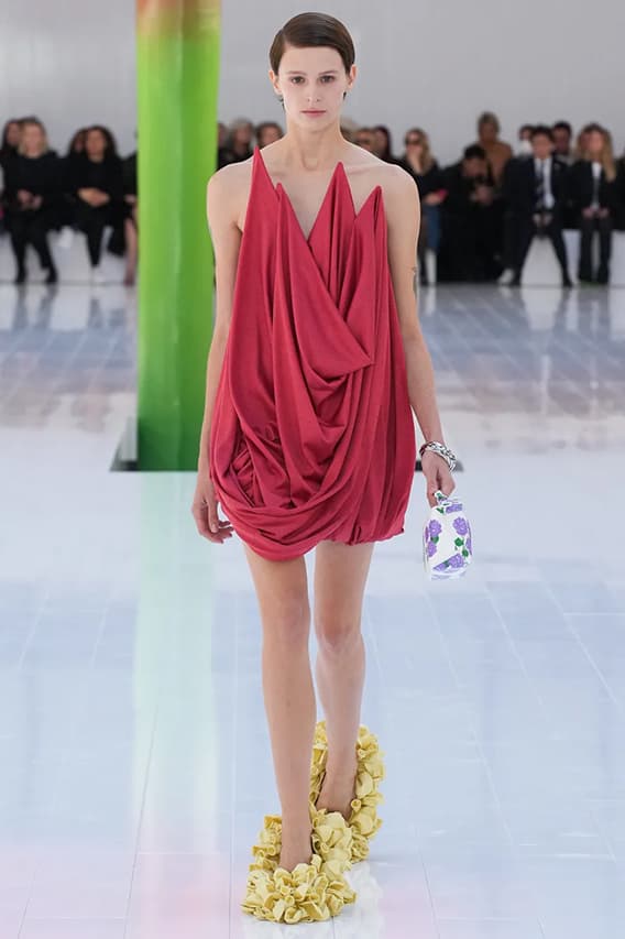 LOEWE 2023 春夏系列時裝秀正式發佈