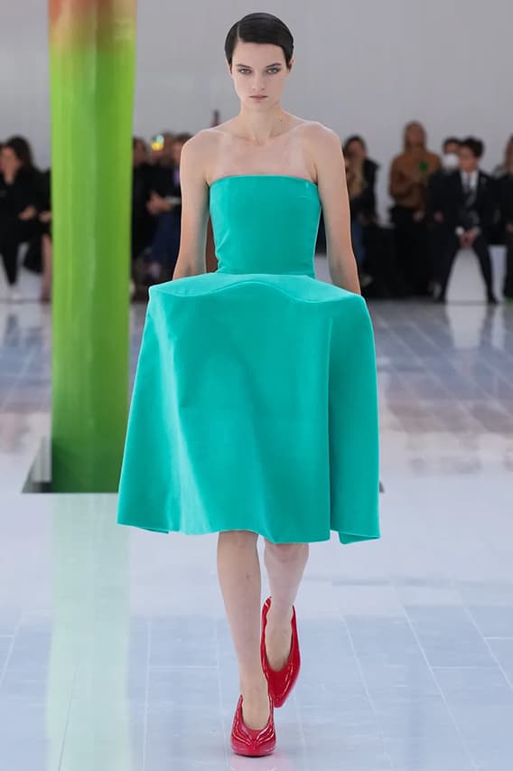 LOEWE 2023 春夏系列時裝秀正式發佈