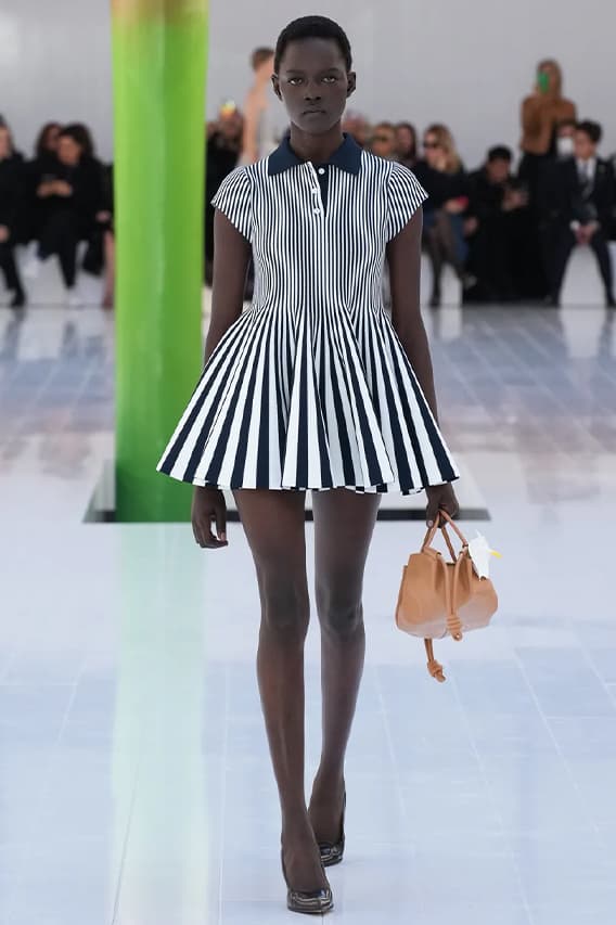 LOEWE 2023 春夏系列時裝秀正式發佈