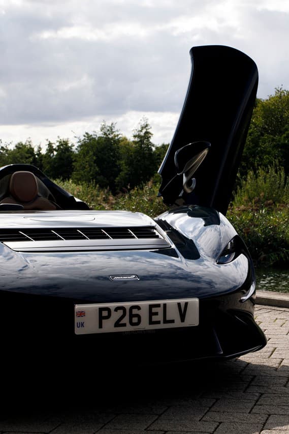 Hypebeast 實測 McLaren 史上最輕街車 Elva 開艙超跑