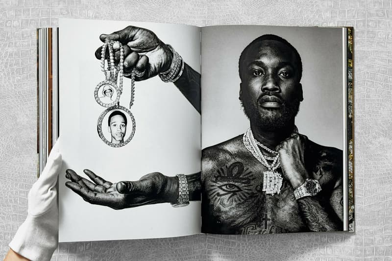 TASCHEN 重磅新书《Ice Cold: A Hip-Hop Jewelry History》正式登场