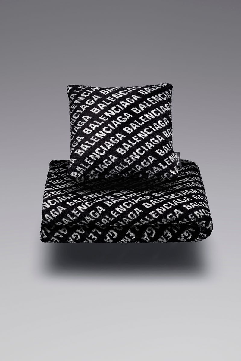 Balenciaga 正式發佈全新生活物品、寵物用品