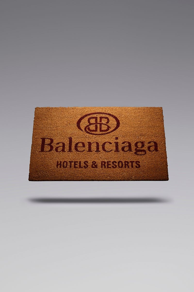 Balenciaga 正式發佈全新生活物品、寵物用品
