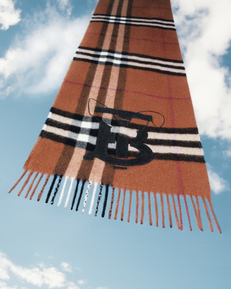 Burberry 正式发布 2023 兔年系列