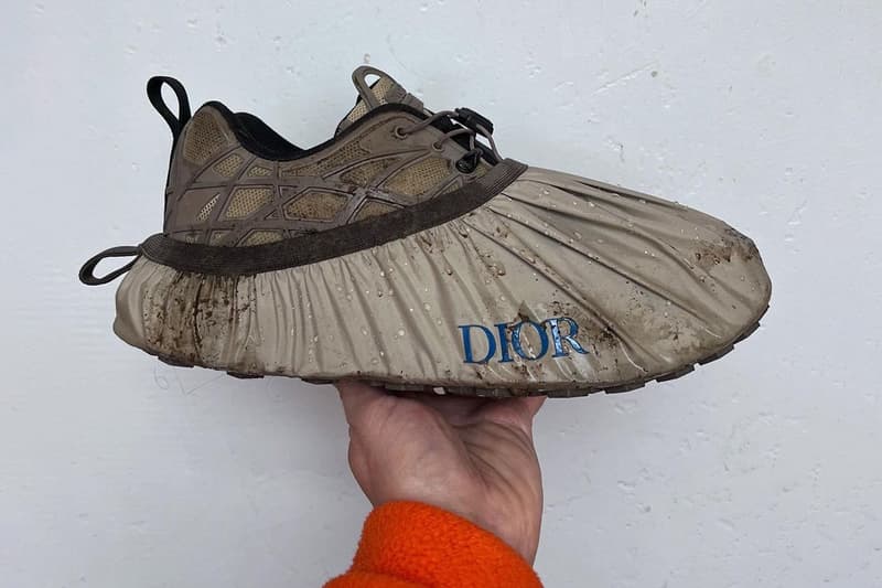率先近賞 Dior 全新運動鞋款 B31 搭配防水防污鞋套