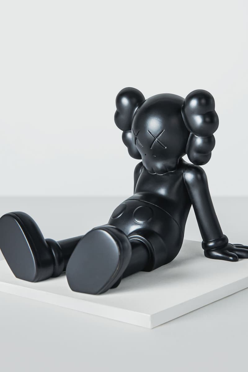 KAWS 推出全新铜像雕塑《KAWS BRONZE EDITIONS》