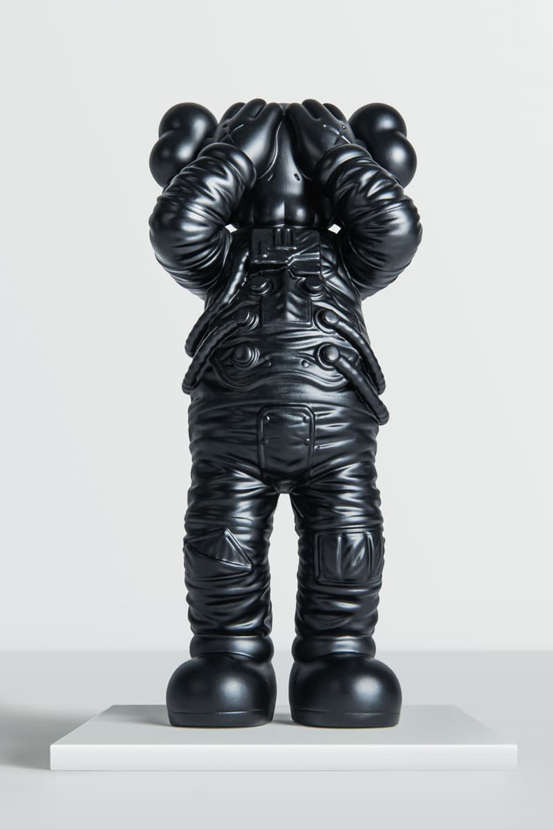 KAWS 推出全新铜像雕塑《KAWS BRONZE EDITIONS》