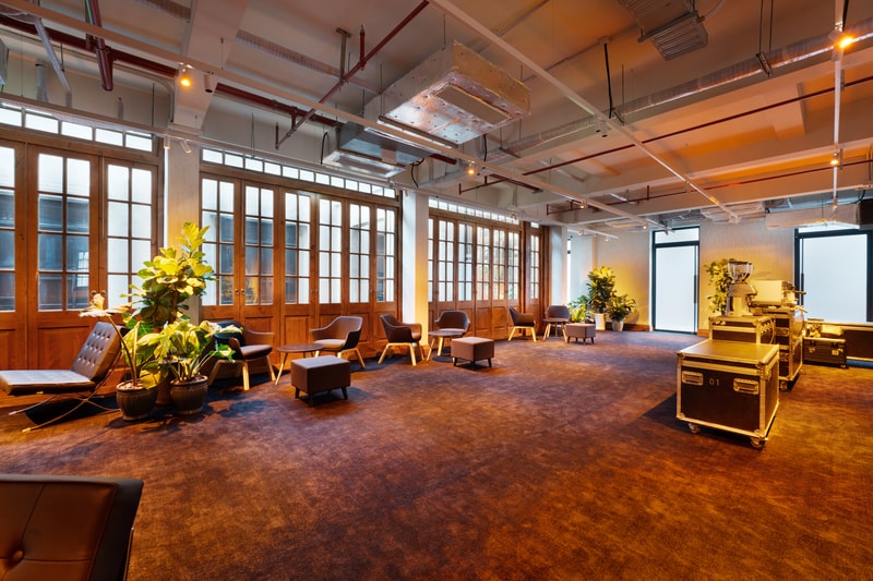 走进 Juno Listening Club 张园限时店