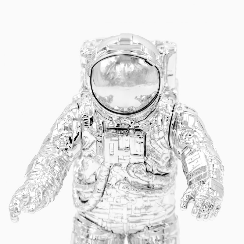 Michael Kagan x Billionaire Boys Club 全新「宇航员」限定雕塑即将登陆 TX 淮海