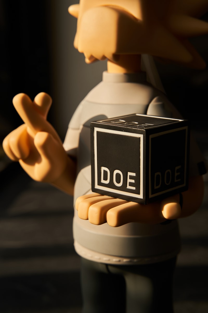 独家近赏 Michael Lau x DOE 全新联名 Salvator Michael DOE 玩偶