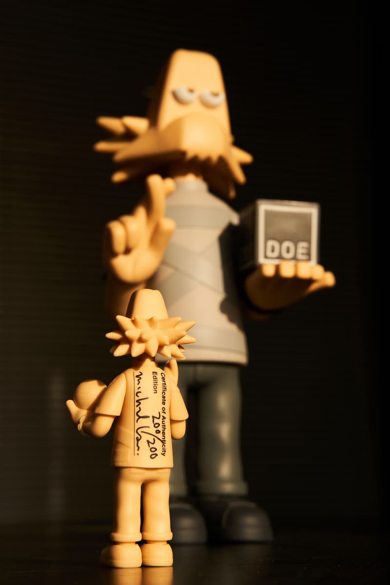 独家近赏 Michael Lau x DOE 全新联名 Salvator Michael DOE 玩偶