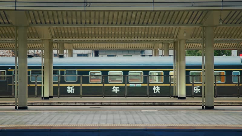  BOTTEGA VENETA 开启新年列车企划