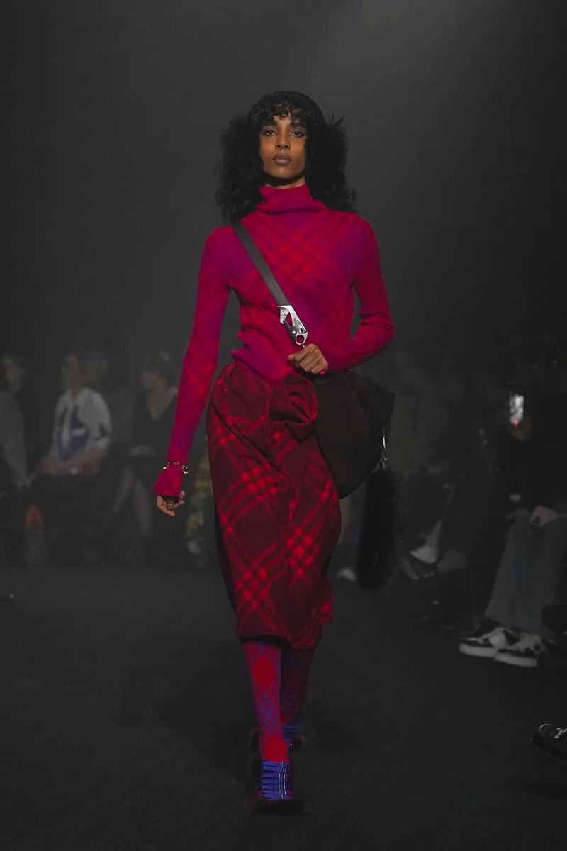 Daniel Lee 執掌 Burberry ⾸個 2023 秋冬時裝系列大秀正式登場