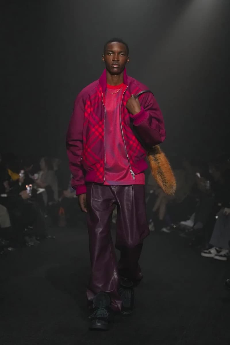 Daniel Lee 執掌 Burberry ⾸個 2023 秋冬時裝系列大秀正式登場