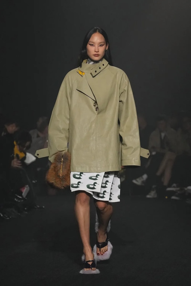 Daniel Lee 執掌 Burberry ⾸個 2023 秋冬時裝系列大秀正式登場