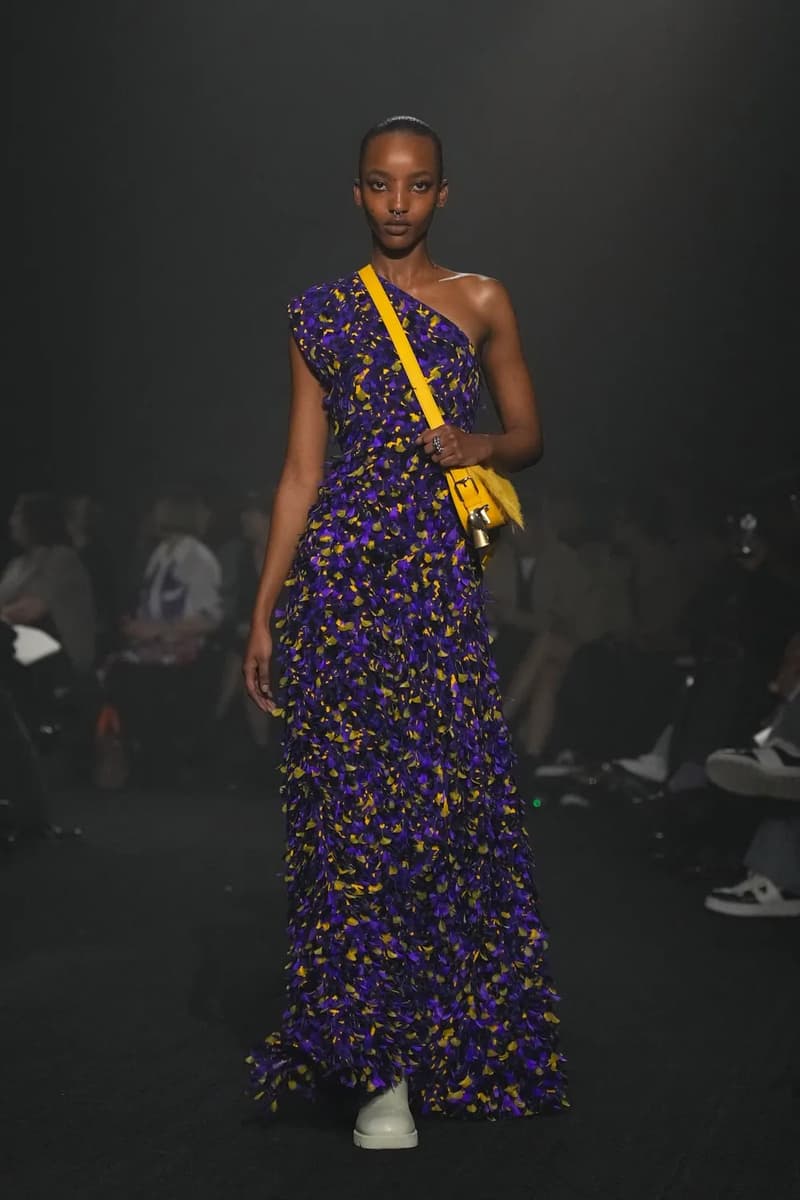 Daniel Lee 執掌 Burberry ⾸個 2023 秋冬時裝系列大秀正式登場