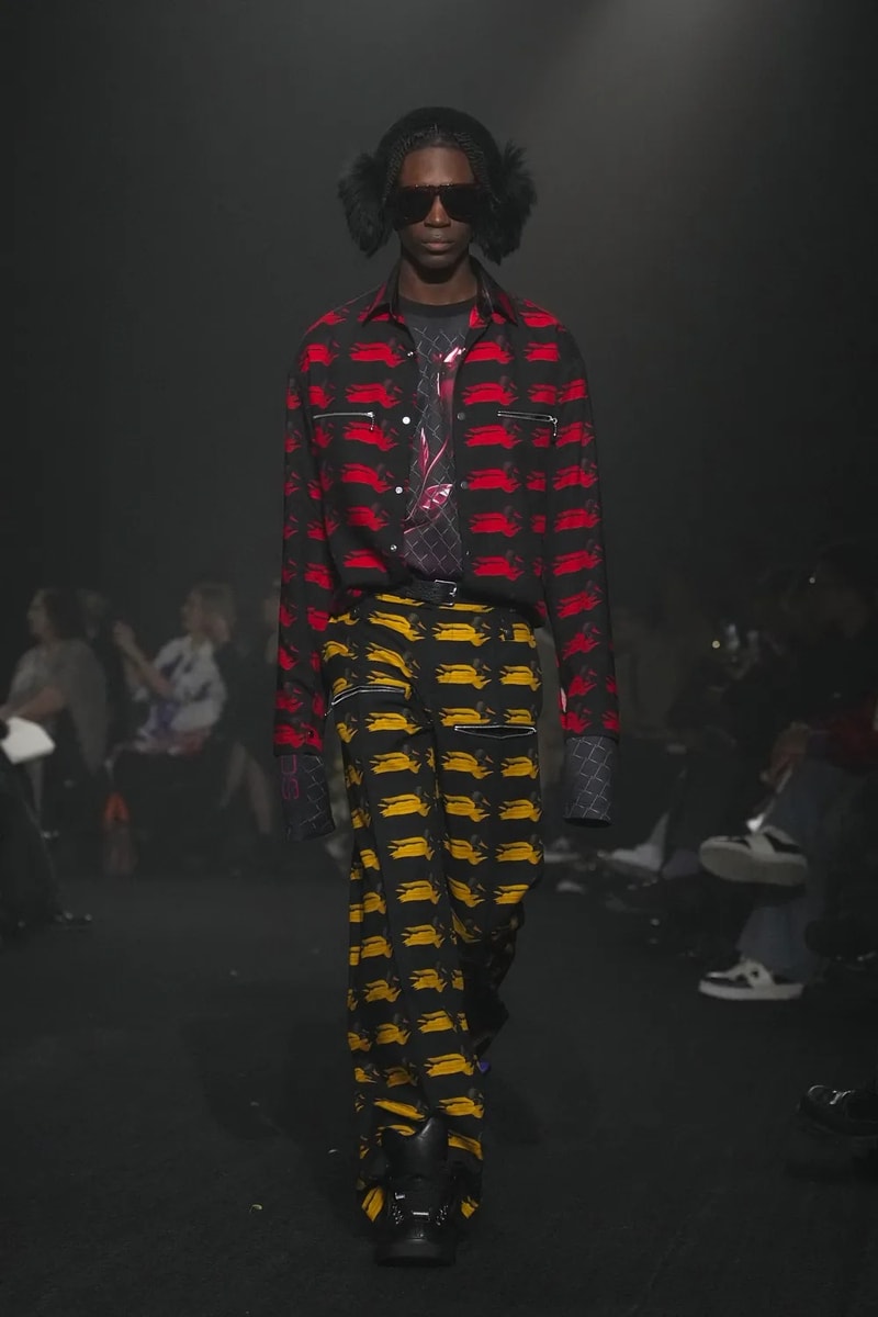 Daniel Lee 執掌 Burberry ⾸個 2023 秋冬時裝系列大秀正式登場