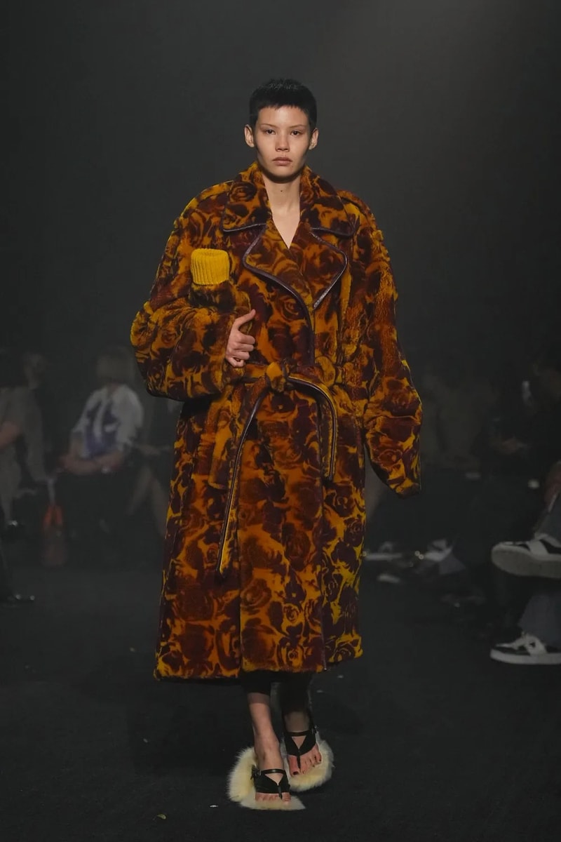 Daniel Lee 執掌 Burberry ⾸個 2023 秋冬時裝系列大秀正式登場