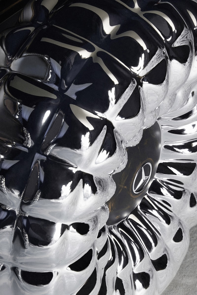 Moncler 携手 Mercedes-Benz 打造艺术品「PROJECT MONDO G」