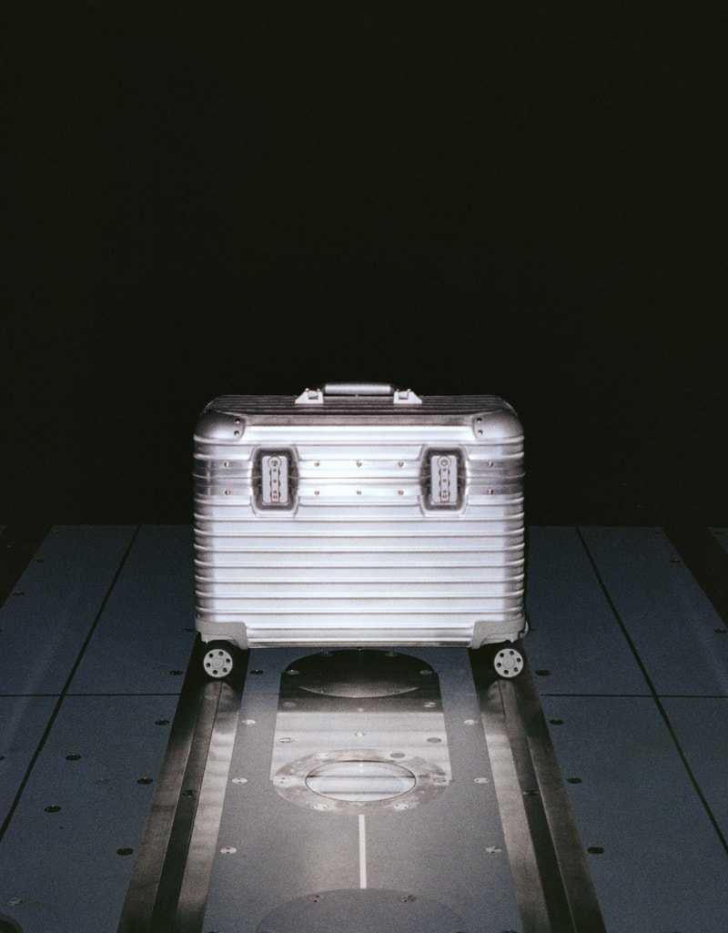 RIMOWA 推出全新 Original Pilot 登机箱