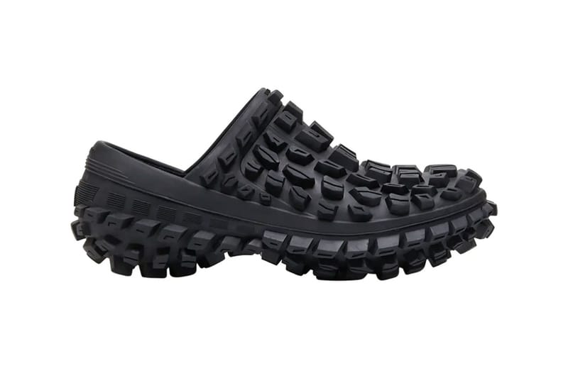 Balenciaga 全新鞋款「Defender Extreme Tire Tread Clogs」正式登場
