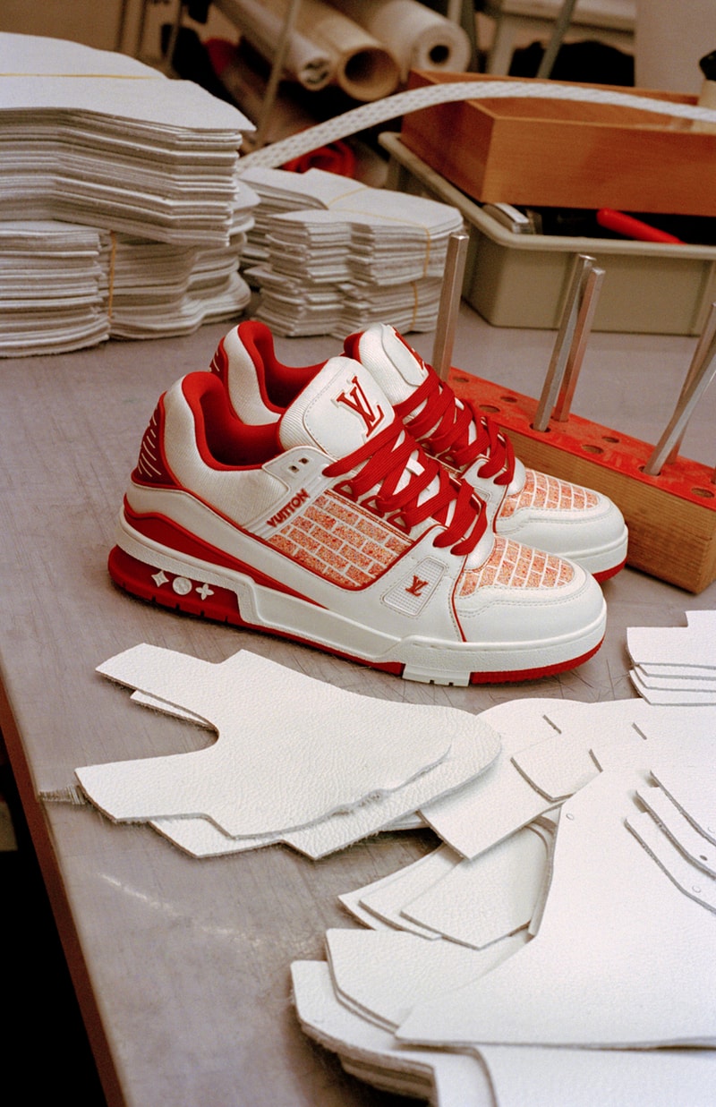 Louis Vuitton 于米兰举办「白色画布：LV Trainer 运动鞋合作系列」展览