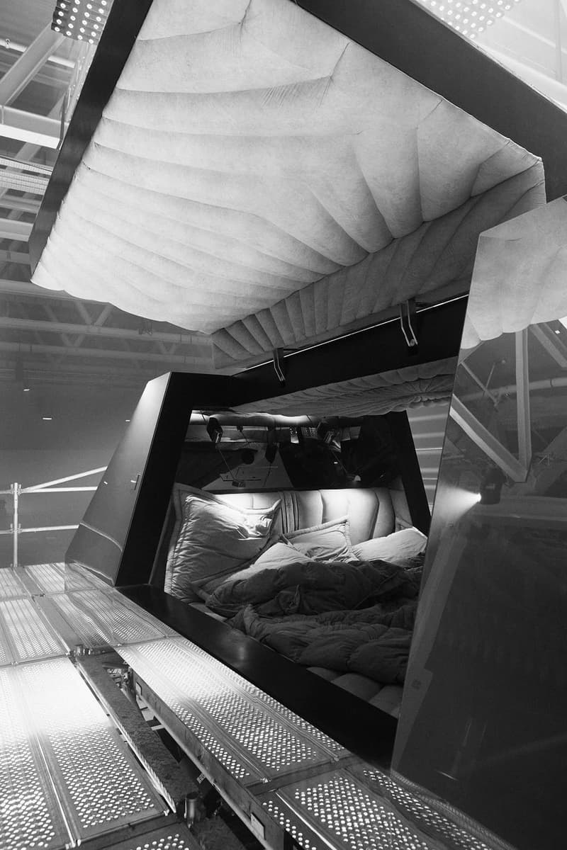 Moncler 携手 Rick Owens 打造天才系列特别「旅游巴士」