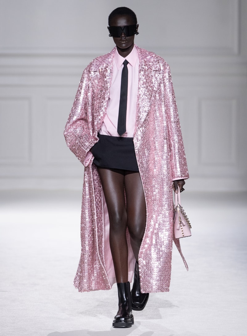 Valentino 正式发布全新 2023 秋冬系列