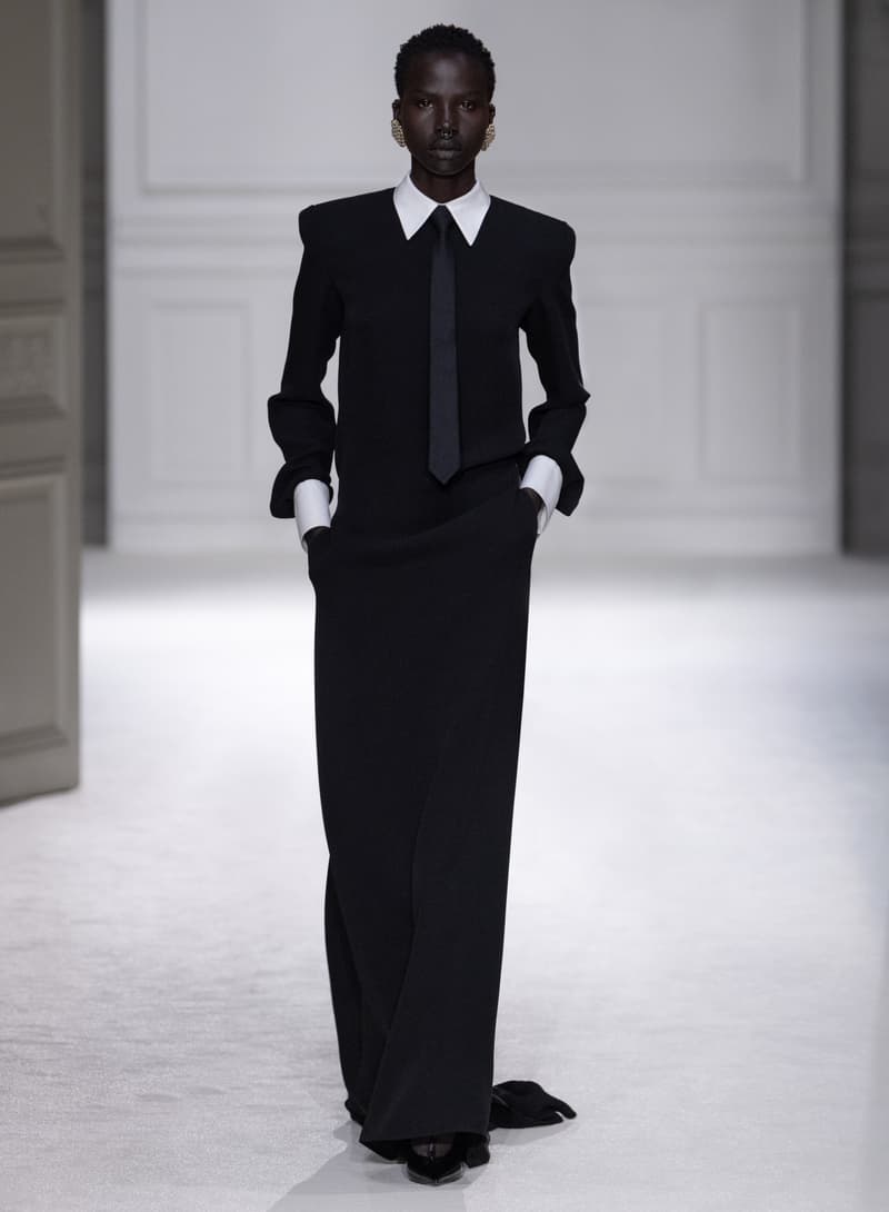 Valentino 正式发布全新 2023 秋冬系列