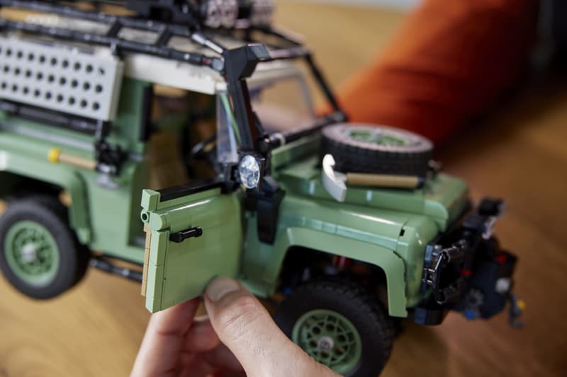 LEGO 推出經典 Land Rover Defender 90 越野車全新積木模型