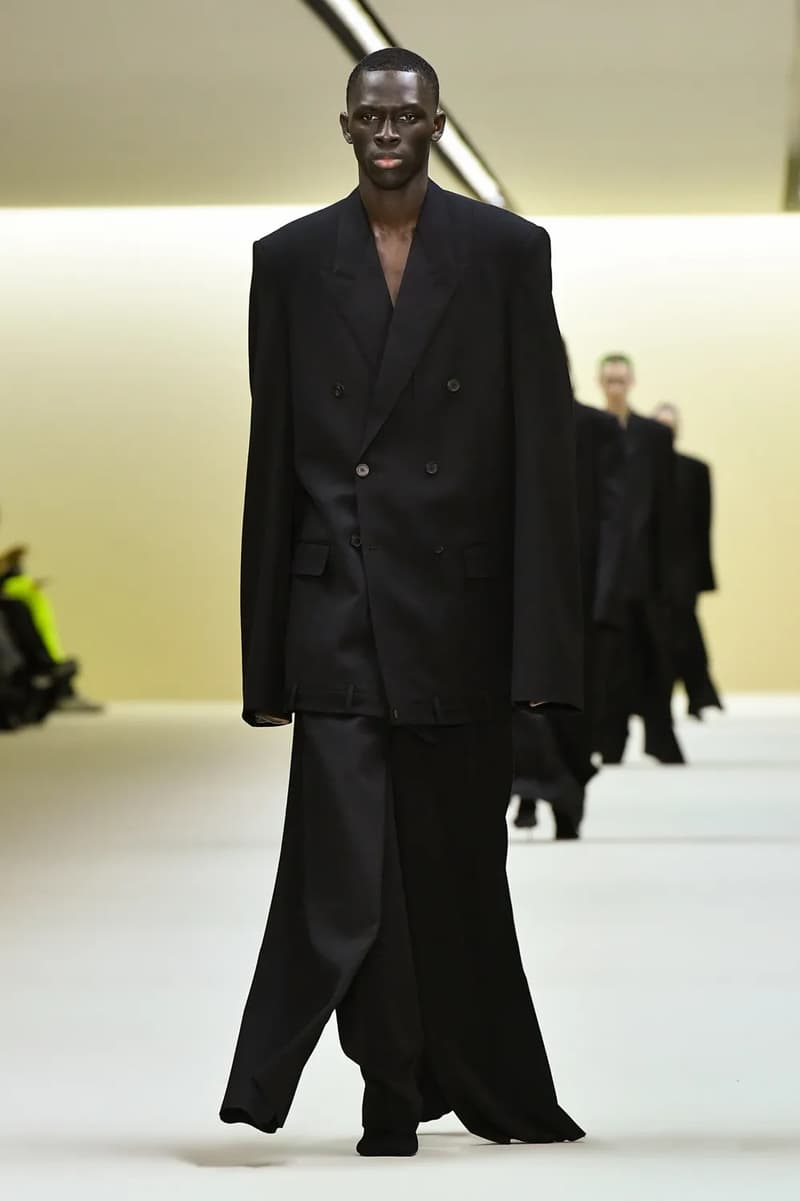 Demna 亲自解析 Balenciaga 设计转变：时尚不能再被视为一种娱乐