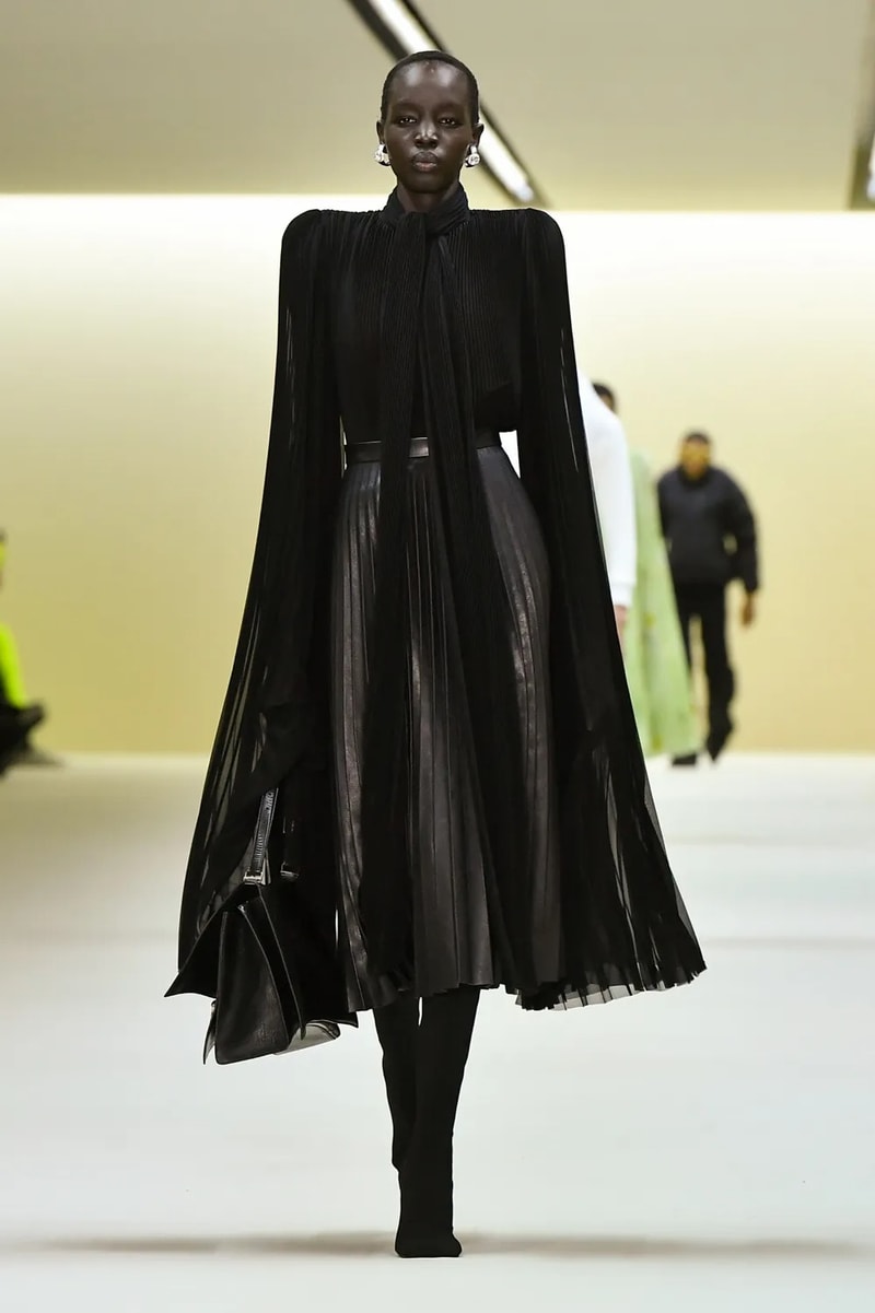 Demna 亲自解析 Balenciaga 设计转变：时尚不能再被视为一种娱乐