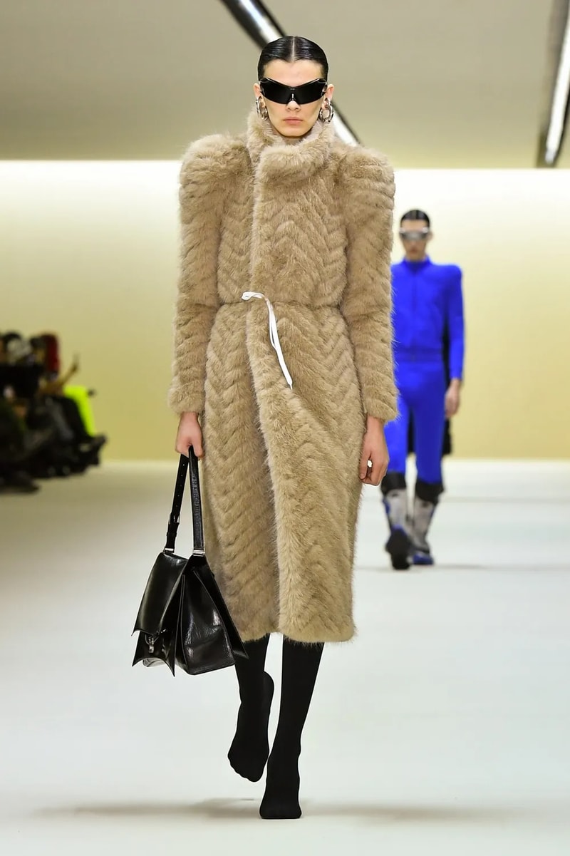 Demna 亲自解析 Balenciaga 设计转变：时尚不能再被视为一种娱乐