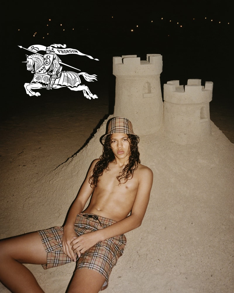 Daniel Lee 打造全新 Burberry 2023 Swimwear 造型大片