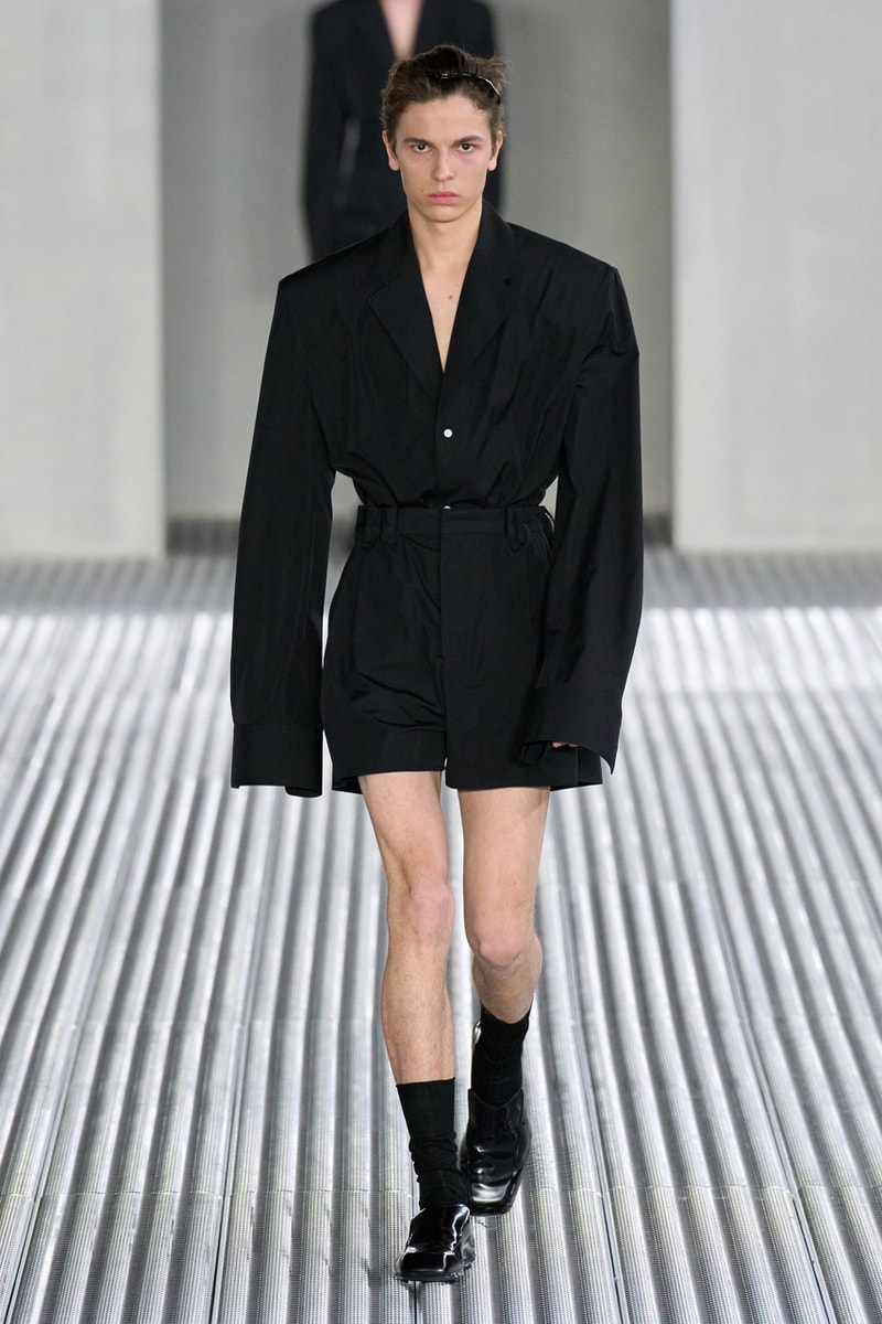 Raf Simons 與 Miuccia Prada 共同打造 Prada 2024 最新男裝系列大秀