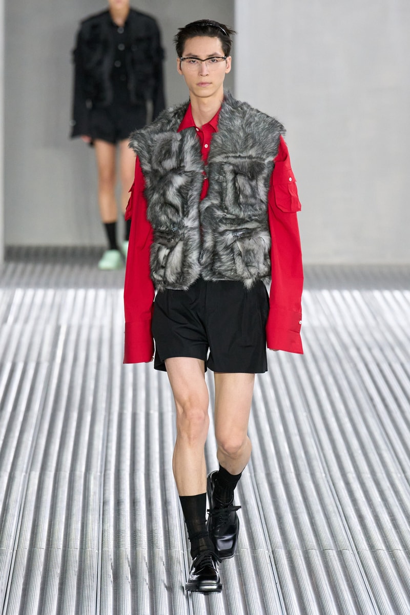 Raf Simons 與 Miuccia Prada 共同打造 Prada 2024 最新男裝系列大秀