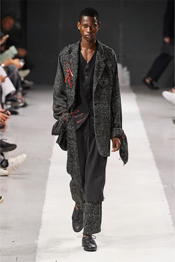Yohji Yamamoto 正式发布2024 春夏男装系列大秀