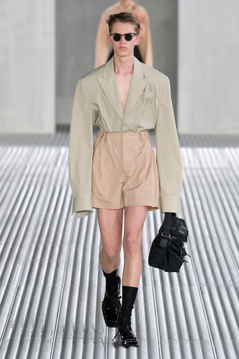 Raf Simons 與 Miuccia Prada 共同打造 Prada 2024 最新男裝系列大秀
