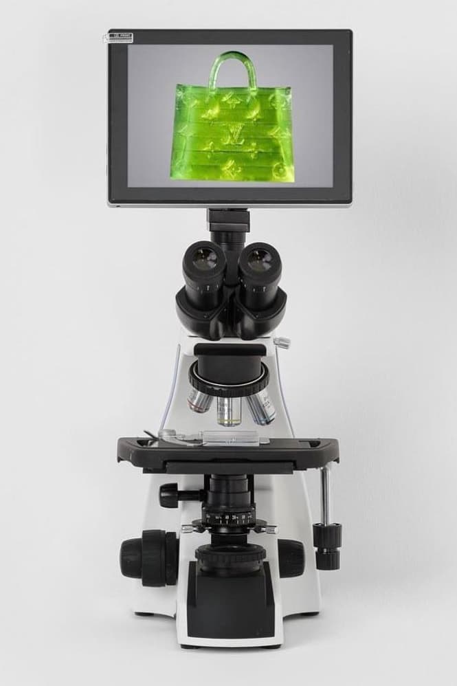 MSCHF 微型手提包「Microscopic Handbag」以 $63,750 美元拍卖成功