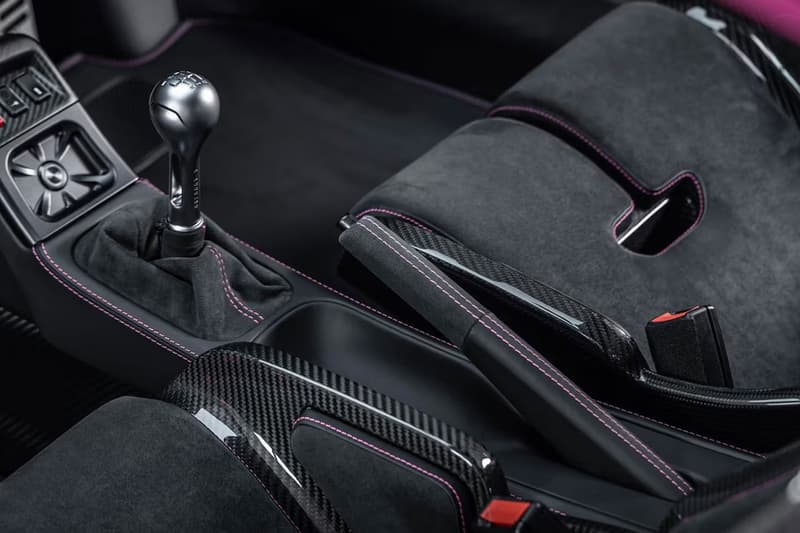 Gunther Werks 打造 993 世代 Porsche 911 全新改裝車型「Bubblegum」