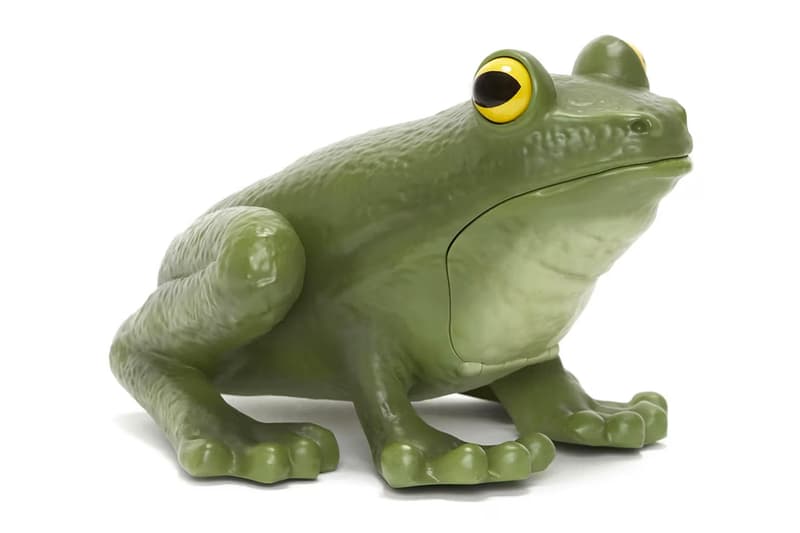 JW Anderson 推出要價 $990 美元的「青蛙手拿包」