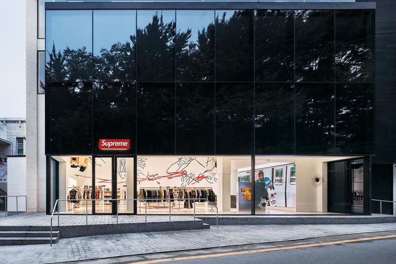 率先走進 Supreme 韓國首爾最新店铺