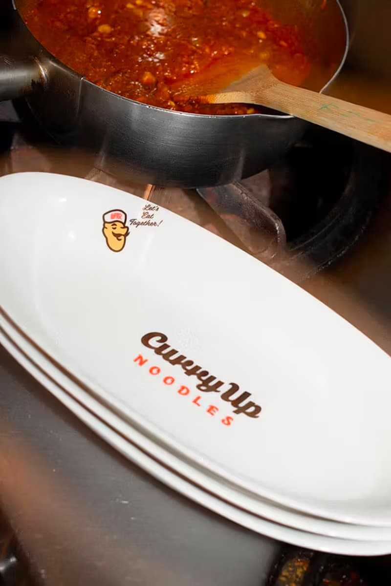 CURRY UP® x Menchirashi 聯手推出咖喱烏龙麵